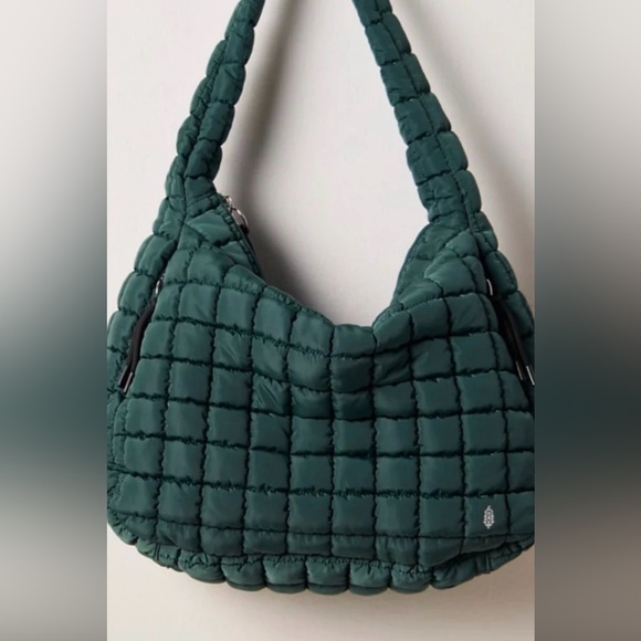 NWT Free People Movement Quilted Carryall Bag in Pine - Picture 3 of 7